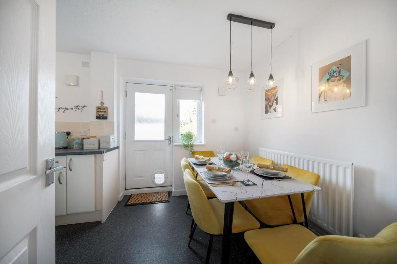 Stylish 3 Bed House, Large Garden, Parking, Wifi - Esho Stays Coventry Zewnętrze zdjęcie